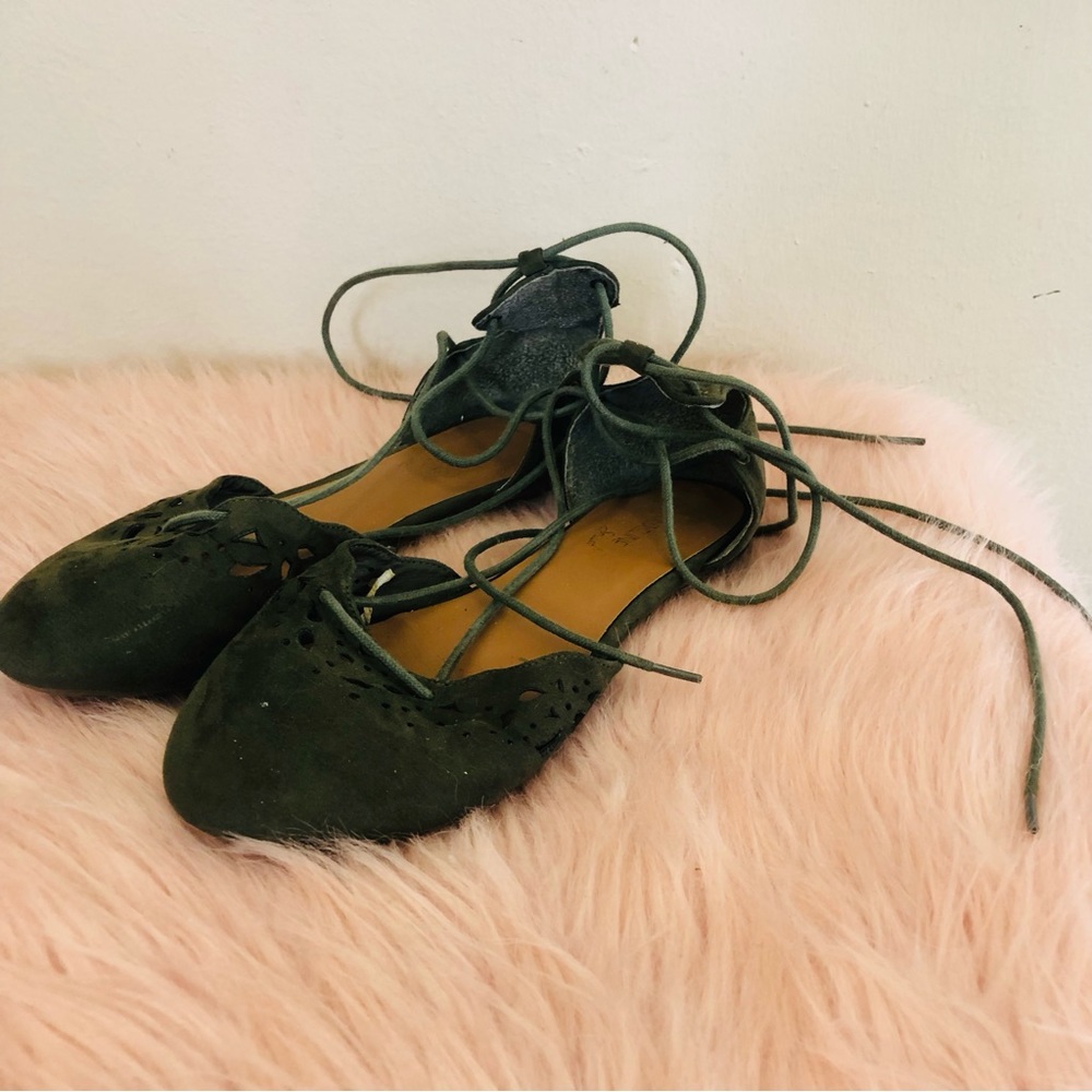 Madeline Stewart Reagan Green Wide Width Flat Sz 7.5W